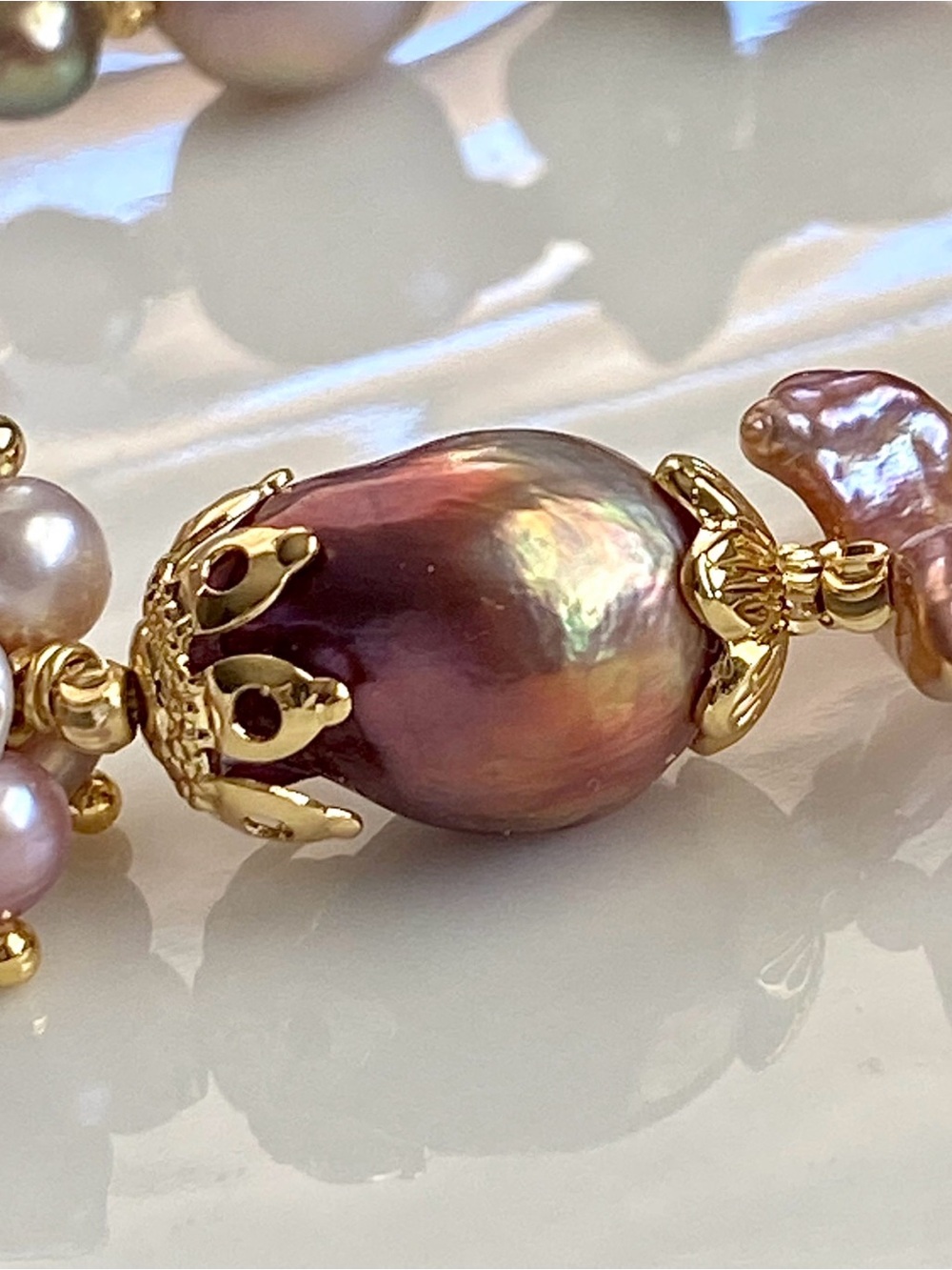 B180-Handmade High Quality Flower Pearl And Metallic Avocado Pearl Bracelet - Picture 10 of 16
